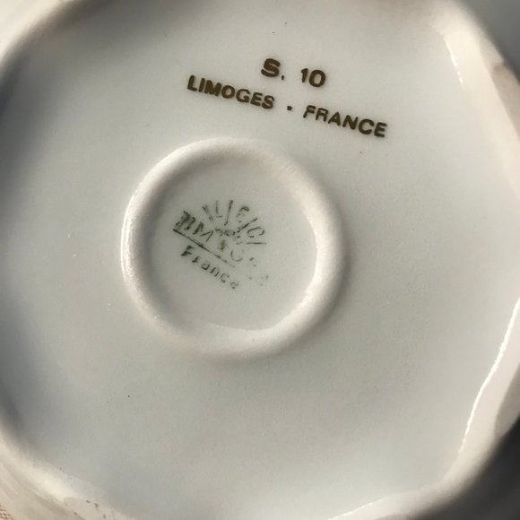 Signed Vintage Limoges France Courting Couple Porcelain   Jewelry/trinket Box - Picture 3 of 5